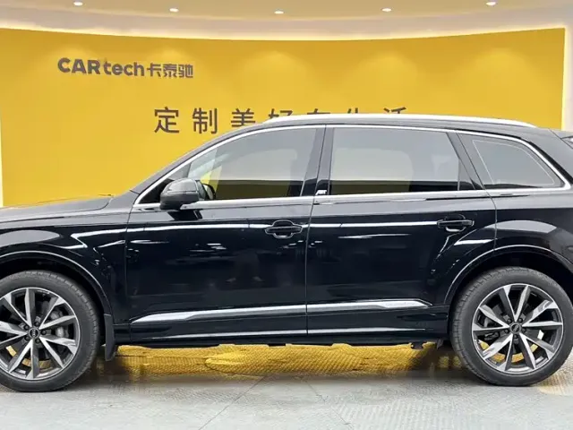 Audi Q7 — Фото автомобиля 4