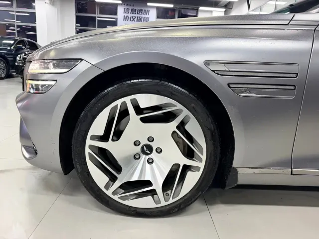 Genesis Pure Electric G80 — Фото автомобиля 20