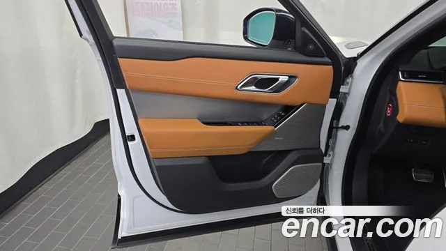 Land Rover Range Rover Velar — Фото автомобиля 24