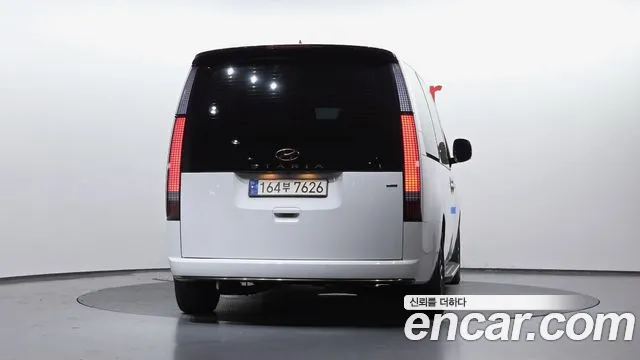 Hyundai Staria Staria 4WD Lounge 9 мест — Фото автомобиля 3