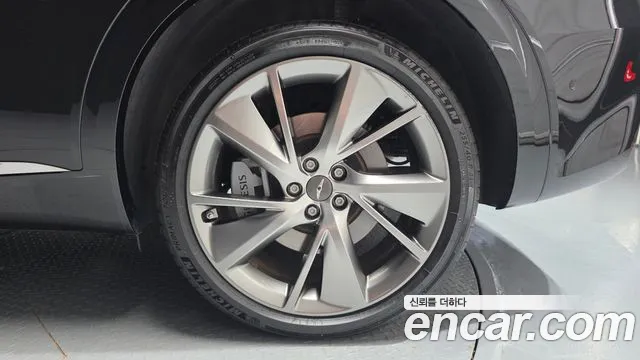 Genesis GV70 — Фото автомобиля 6