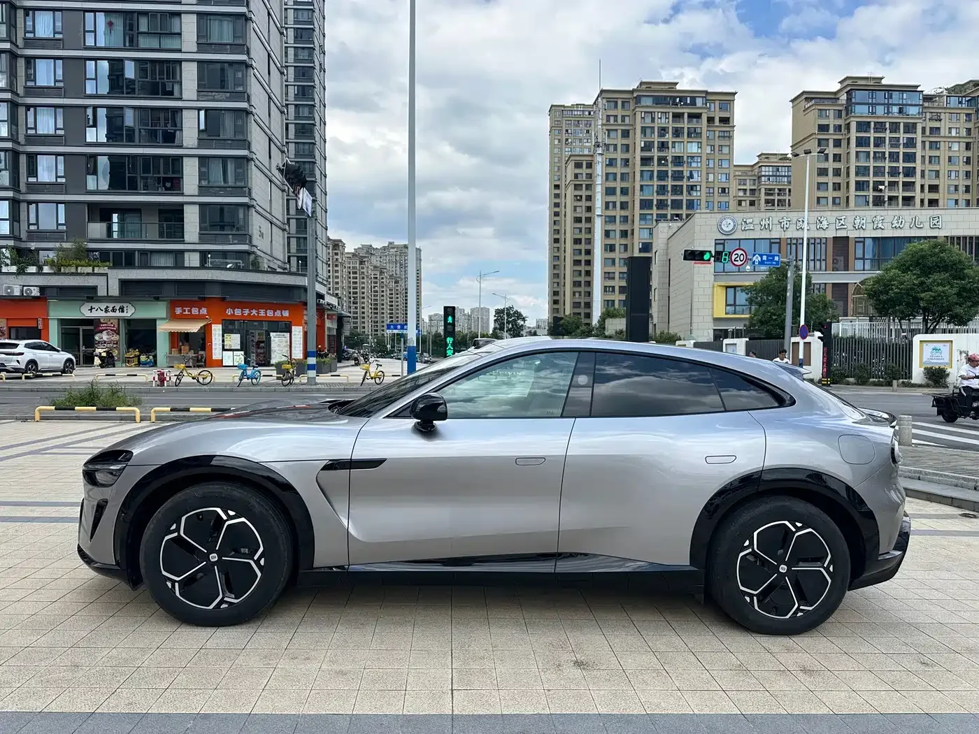 Xiaomi Auto Xiaomi YU7 2025 Extended Range RWD Edition — Фото автомобиля 4