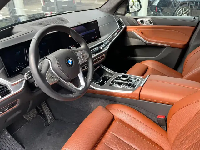 BMW X7 — Фото автомобиля 16