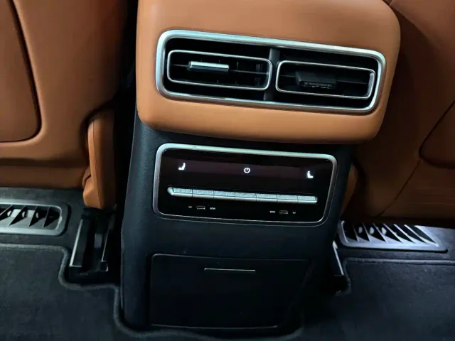 Li Auto L7 — Фото автомобиля 6