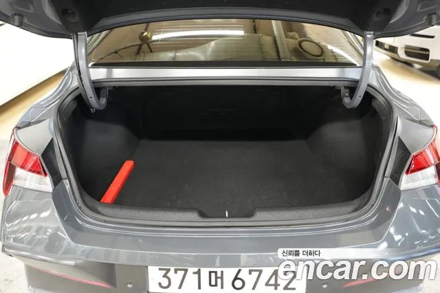 Hyundai AVANTE Новый Avante (CN7) — Фото автомобиля 14