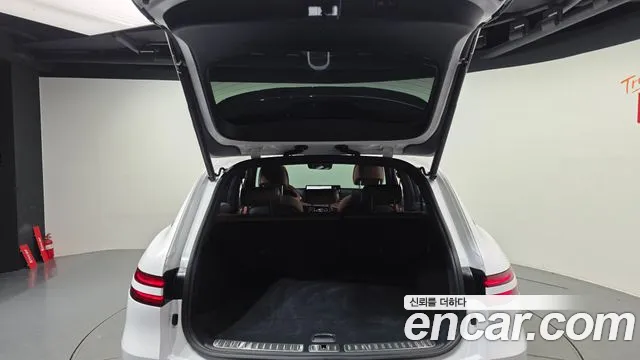 Genesis GV70 — Фото автомобиля 17