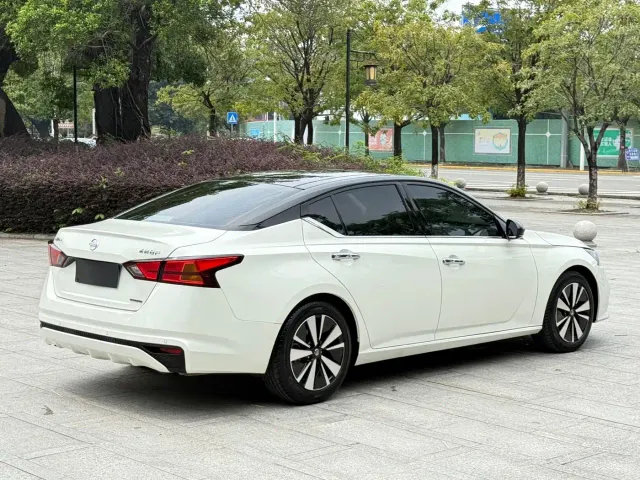 Nissan Teana — Фото автомобиля 8