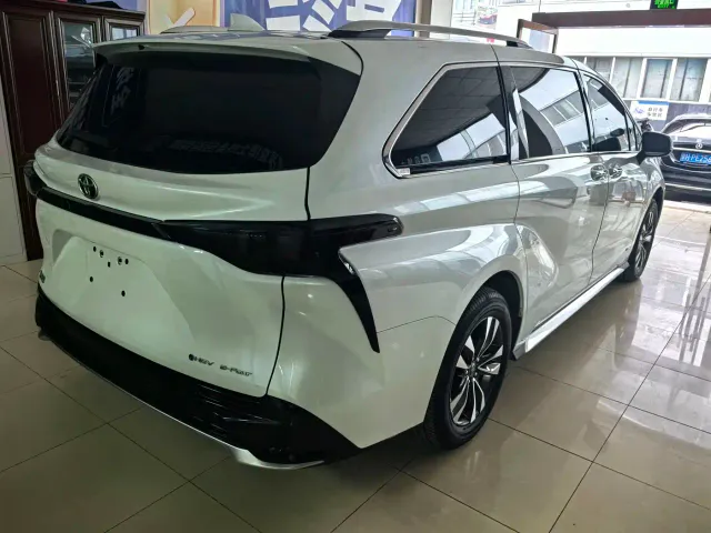 Toyota Granvia — Фото автомобиля 10