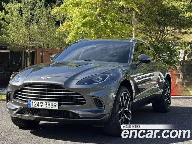 Фотография автомобиля — Aston Martin DBX
