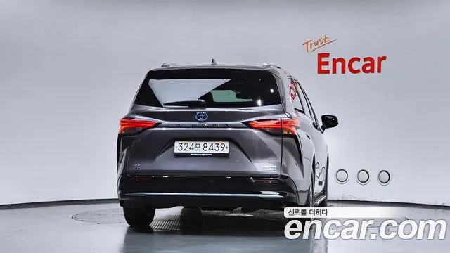 Toyota Sienna 4th Gen — Фото автомобиля 4