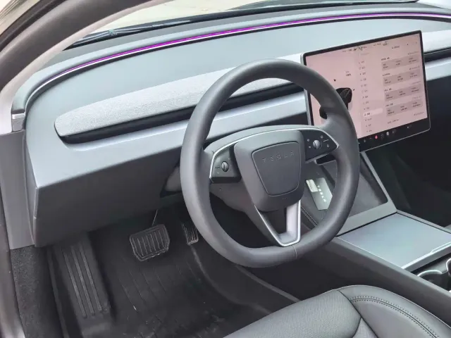 Tesla Model 3 — Фото автомобиля 7
