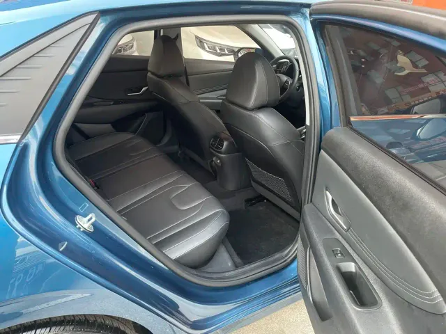 Hyundai Elantra — Фото автомобиля 9