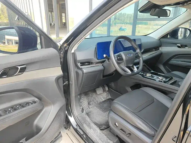 Ford Lingrui — Фото автомобиля 15