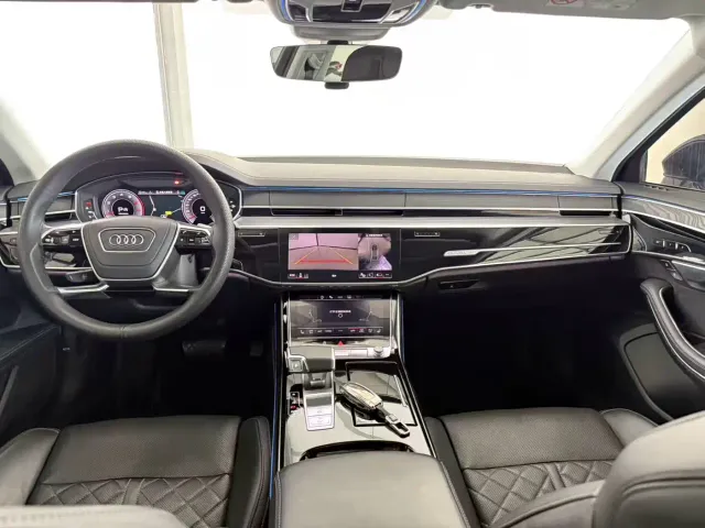 Audi A8 — Фото автомобиля 9