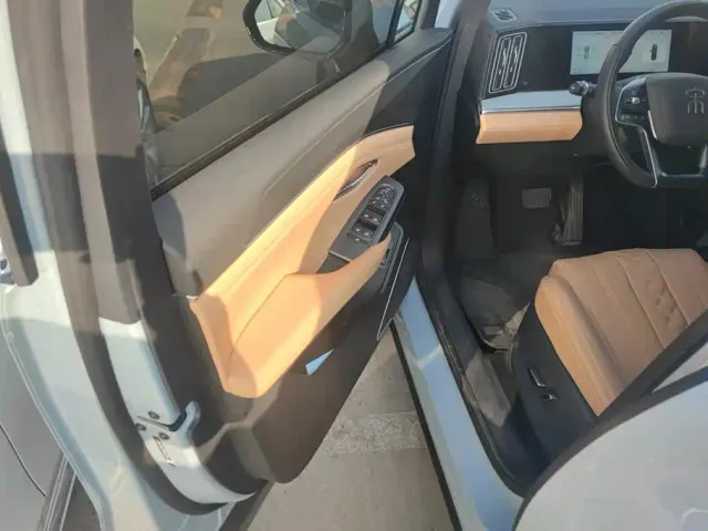 BYD Song L DM-i — Фото автомобиля 7