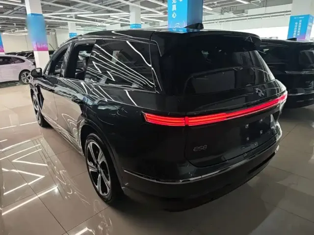 Nio ES8 — Фото автомобиля 4