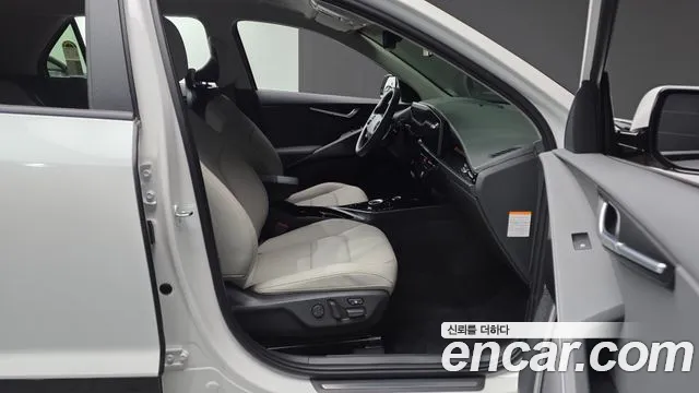 Kia Niro The All New Niro Signature — Фото автомобиля 11