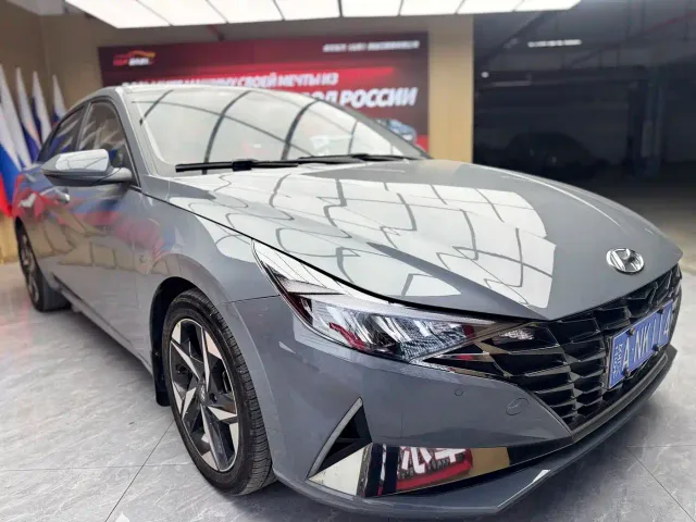 Hyundai Elantra — Фото автомобиля 3