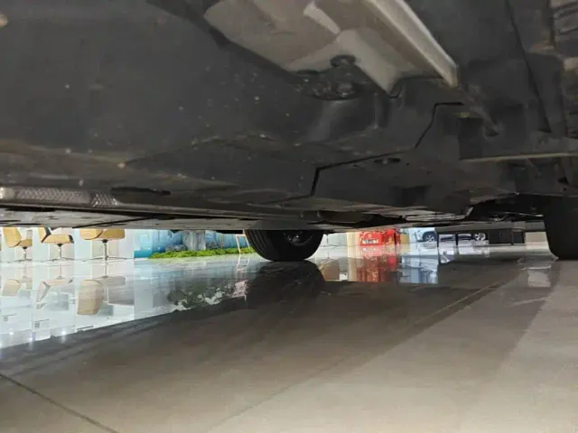 Toyota RAV4 — Фото автомобиля 3