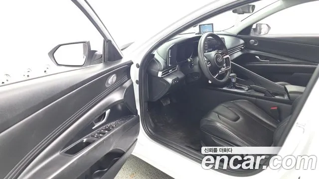 Hyundai AVANTE Avante (CN7) — Фото автомобиля 10