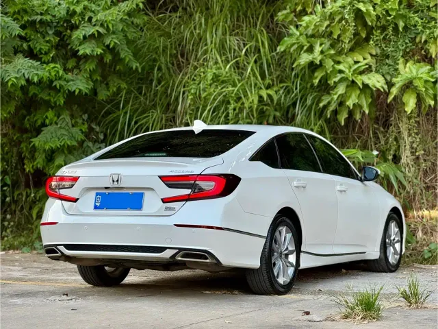 Honda Accord — Фото автомобиля 6