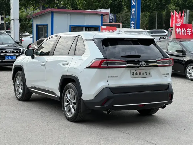 Toyota Wildlander — Фото автомобиля 12