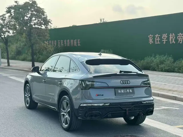 Audi Q5L Sportback — Фото автомобиля 7