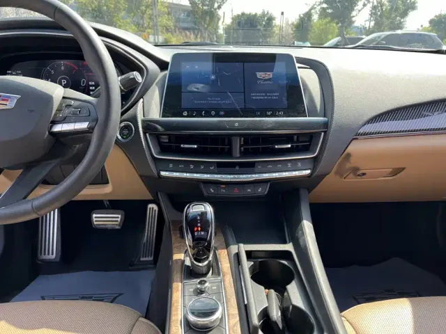 Cadillac CT5 — Фото автомобиля 4