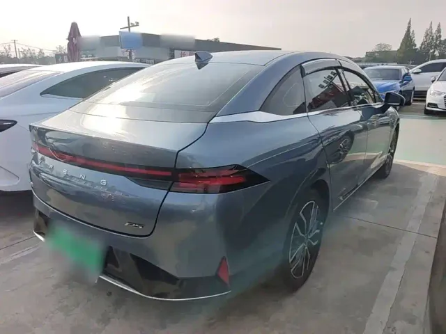 Xpeng P5 — Фото автомобиля 6