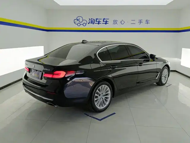 BMW 5 Series — Фото автомобиля 3