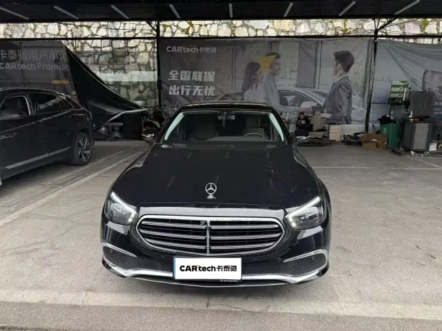Mercedes-Benz E-Class — Фото автомобиля 2