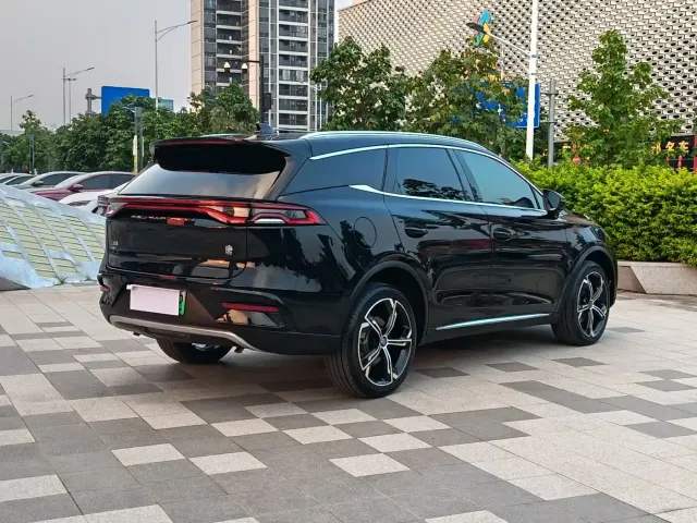 BYD Tang — Фото автомобиля 4