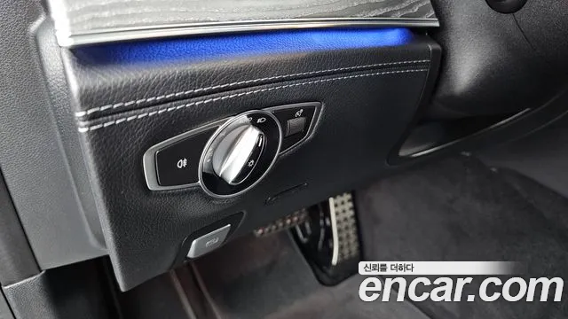 Mercedes-Benz AMG GT 4 двери 43 4MATIC+ Dynamic — Фото автомобиля 26