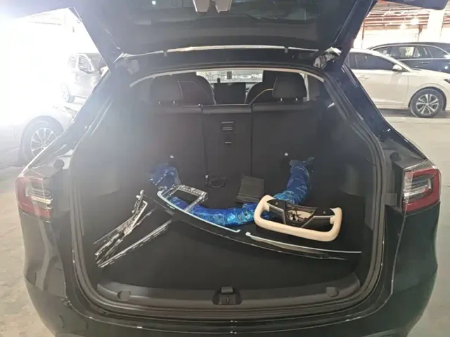 Tesla Model Y — Фото автомобиля 18