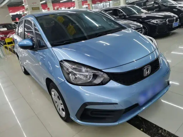 Honda Fit — Фото автомобиля 3