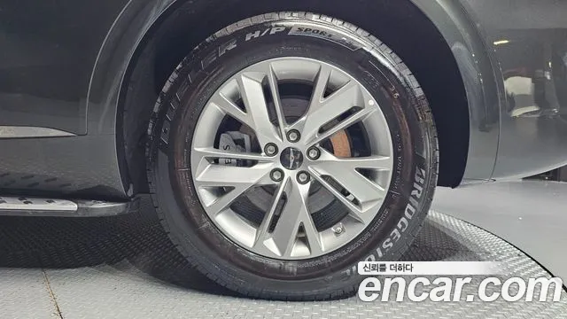 Genesis GV70 — Фото автомобиля 6