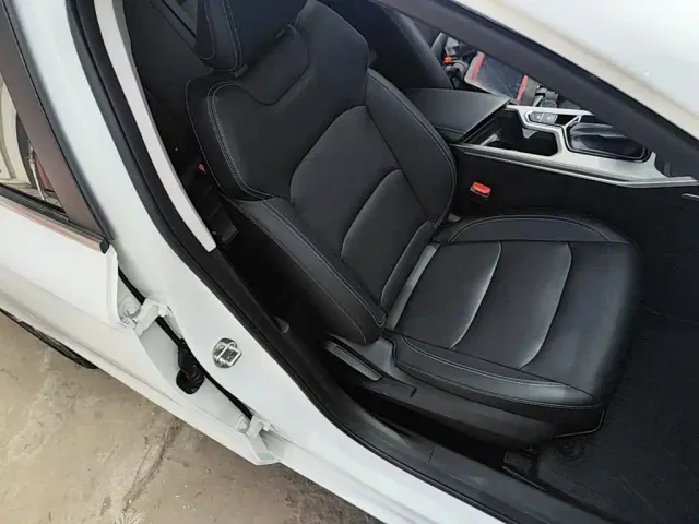 Geely Emgrand — Фото автомобиля 3