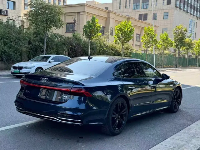 Audi A7L — Фото автомобиля 6