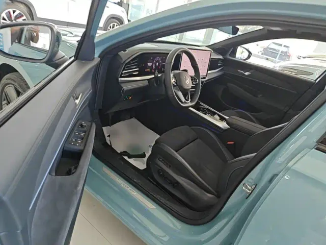 Volkswagen Passat — Фото автомобиля 11