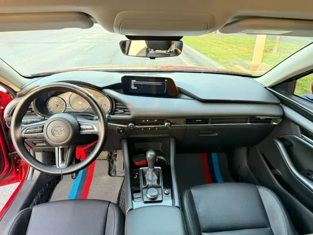 Mazda Axela — Фото автомобиля 14