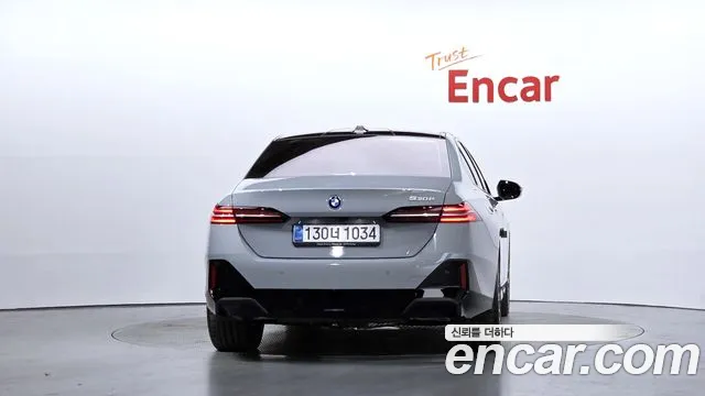 BMW 5 Series — Фото автомобиля 4