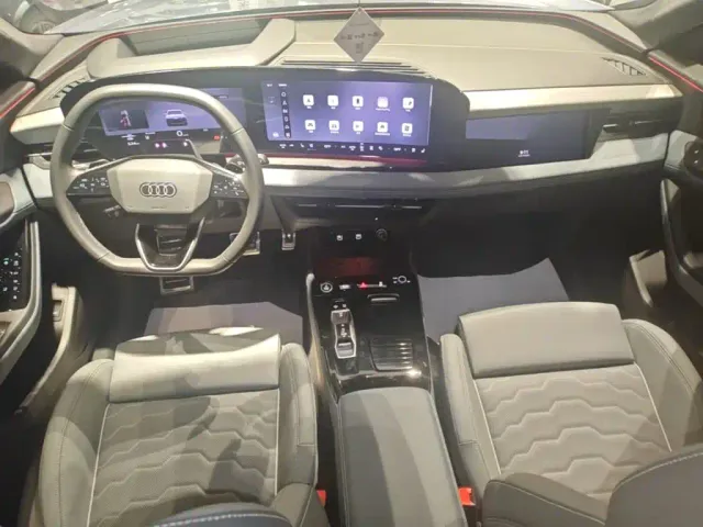 Audi Q6L e-tron — Фото автомобиля 13