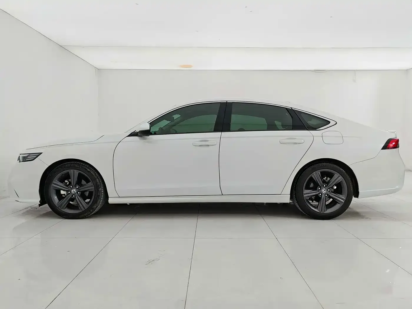 Honda Inspire 2024 260TURBO Elite Edition — Фото автомобиля 15