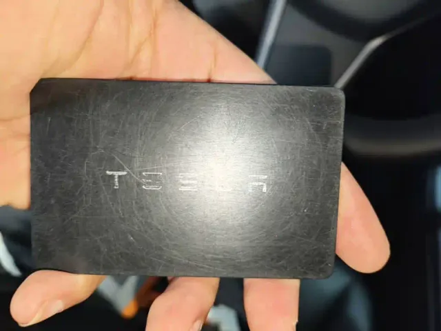 Tesla Model Y — Фото автомобиля 8