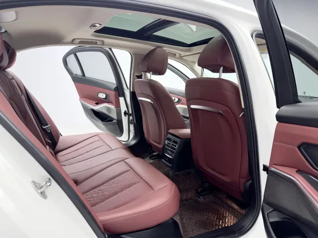 BMW 3 Series — Фото автомобиля 10