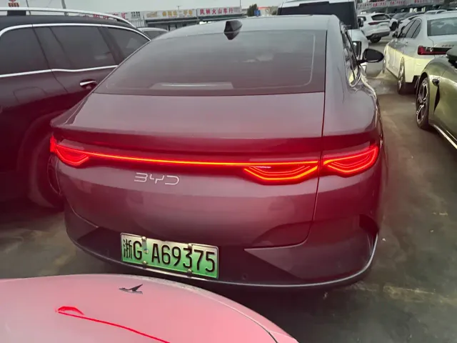 BYD Qin L — Фото автомобиля 8
