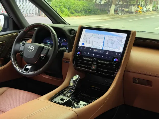 Toyota Alphard — Фото автомобиля 12