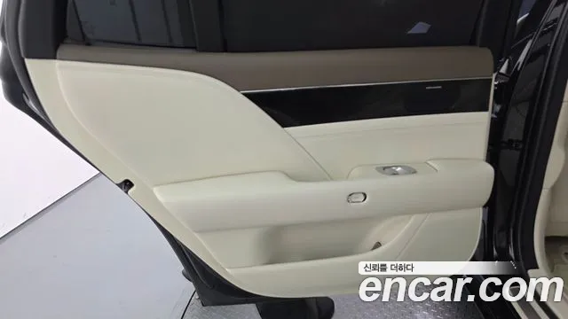 Genesis G90 Бензин 3.5 Turbo 2WD — Фото автомобиля 25