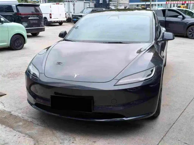 Фотография автомобиля — Tesla Model 3