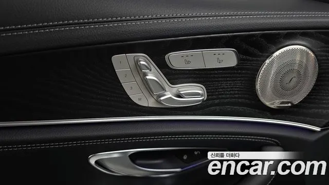 Mercedes-Benz E-Class — Фото автомобиля 20